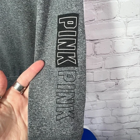 |•PINK•| Victoria's Secret Pullover 'PINK' Top Size Large - Picture 5 of 6
